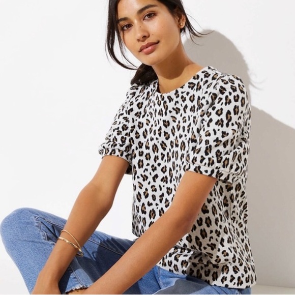 LOFT Tops - NWT LOFT Knit Leopard Print Puff Sleeve Top